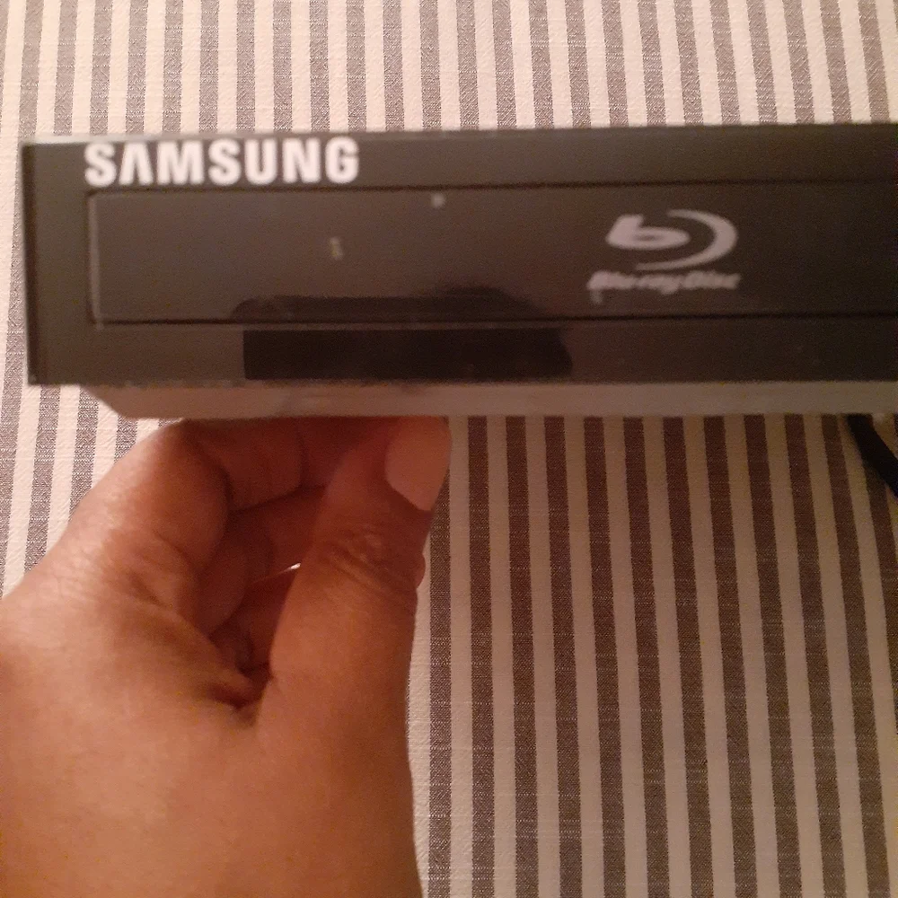 NWOT Samsung Blu'ray Disc Player